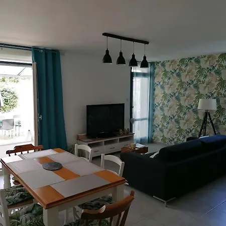 Casa de Férias Maison Dans Quartier Calme *