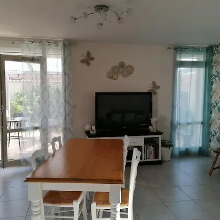 Casa de Férias Maison Dans Quartier Calme *